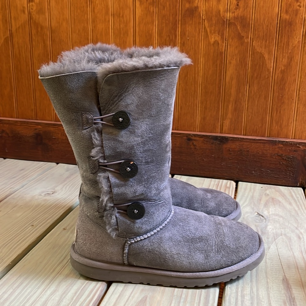 Ugg Gray Suede Bailey Button Triple Button Ii - image 5